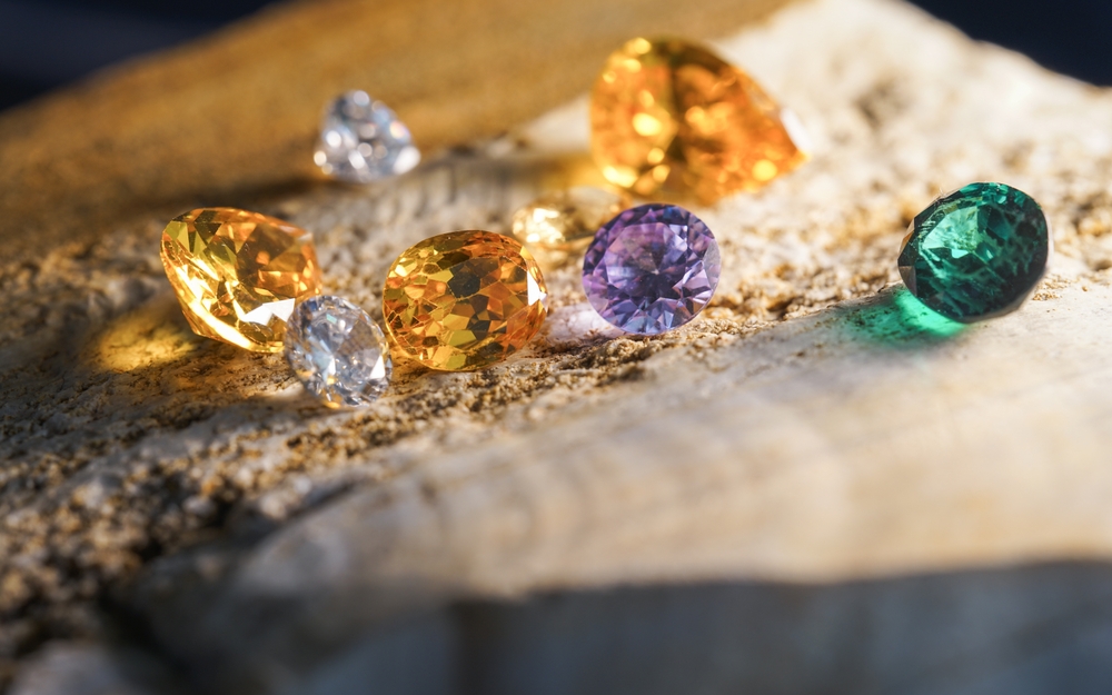 best things to buy in Dubai - precious stones